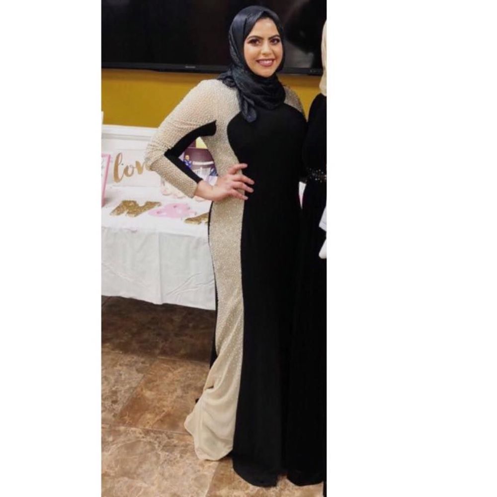 Meet your Posher, Noha